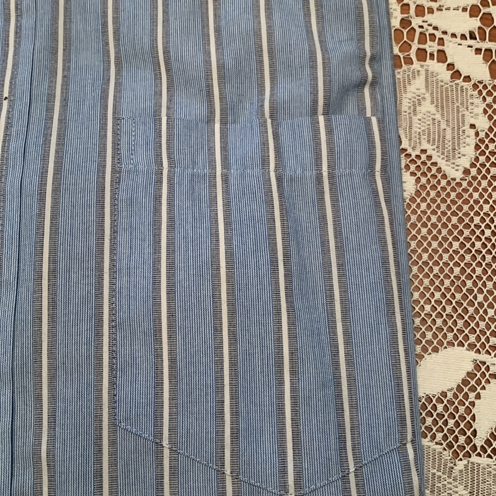 Arrow Button down Shirt - Picture 5 of 8